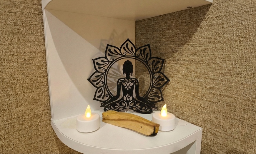 Image 2: Rituales relajantes de espalda con masaje de pies, de cuello y craneal