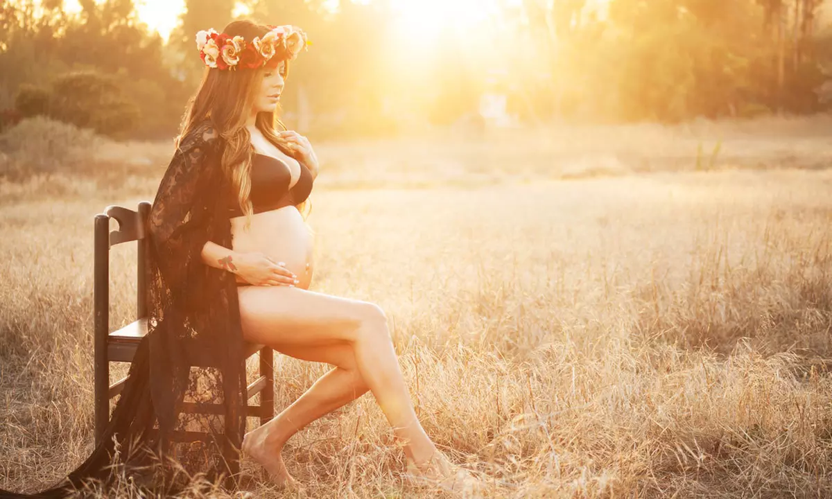 60-Minute Outdoor Photo Shoot with Wardrobe Changes and Digital Images from KD Portraits - Primary Image