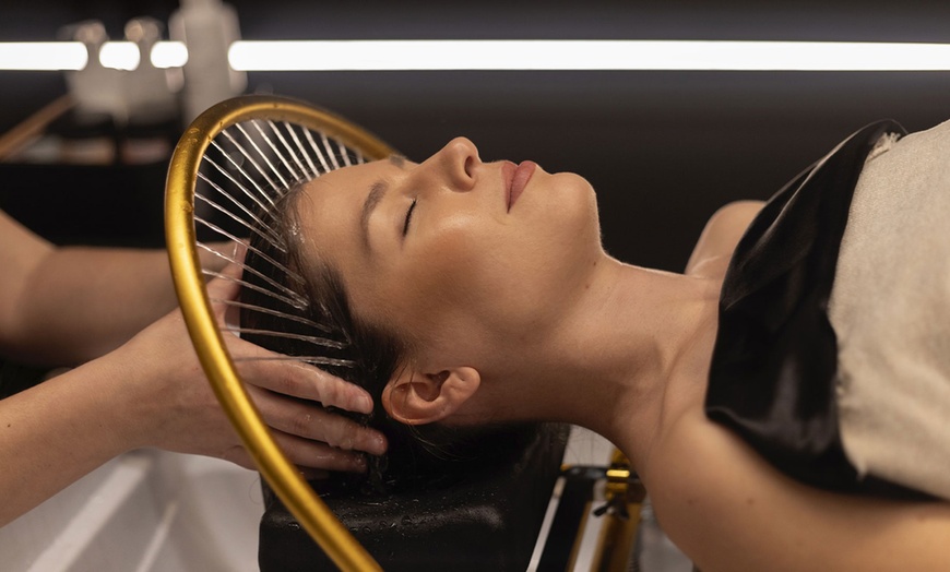 Image 3: Spa capilar con análisis, peeling, hidratación, masaje y secado ligero
