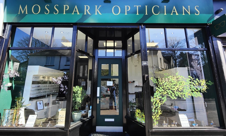 Image 4: Private Eye Test & 20% Off Frames or Contact Lens & Exam w/w/o Fitting