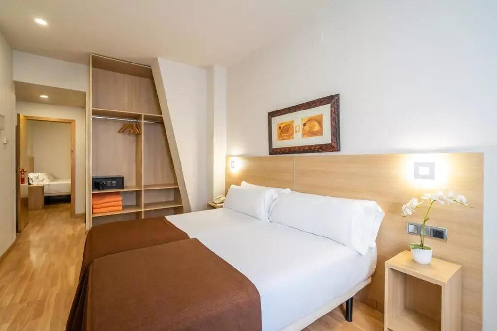 ✈ Barcellona: Volo diretto più 2 o 3 notti in hotel