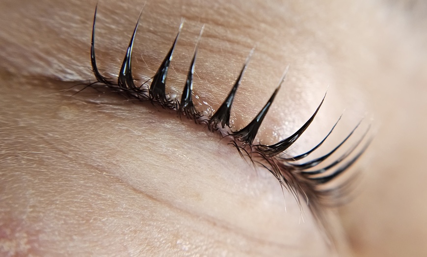 Image 3: Enhance Your Eyes with One Eyelash Korean Lifting Treatment