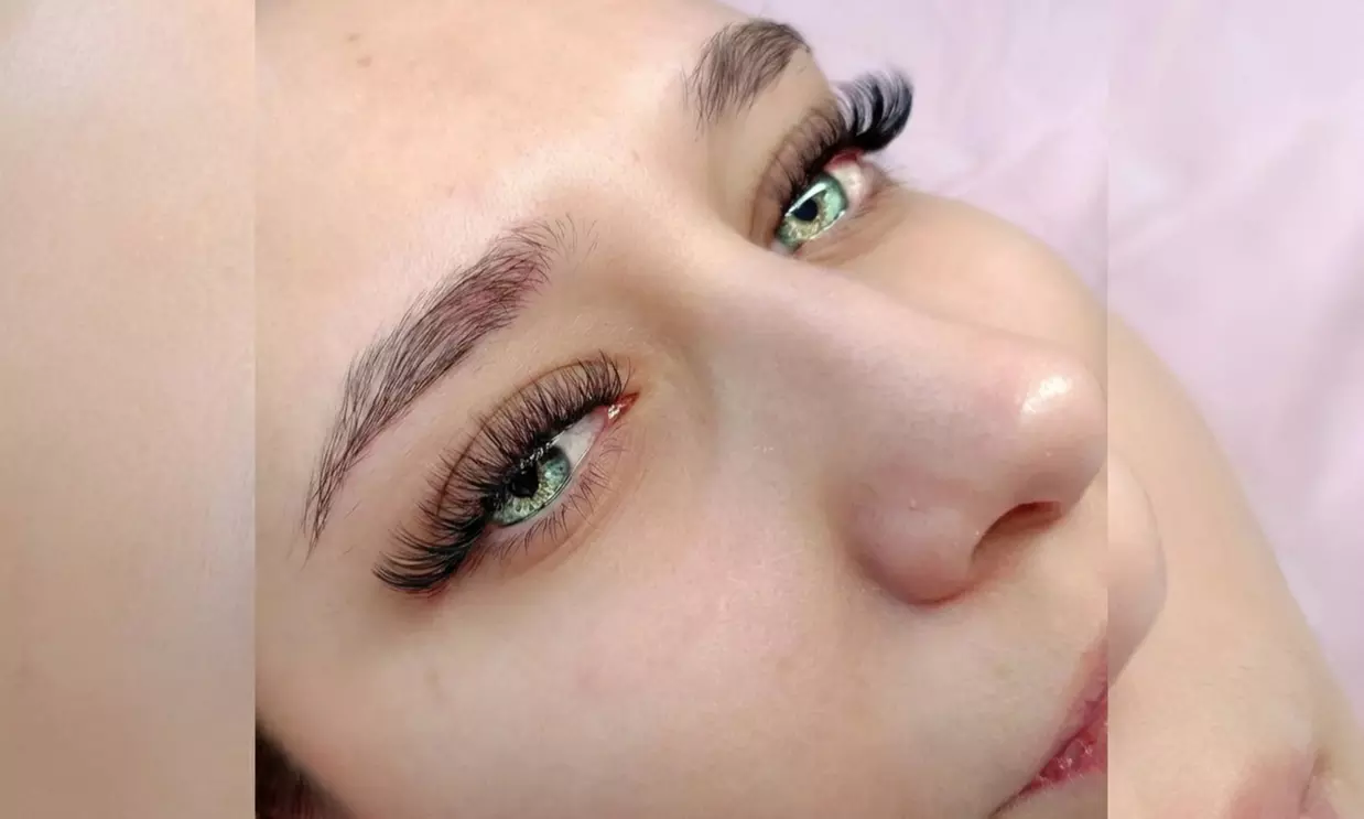 Sesión de lifting y tinte de pestañas