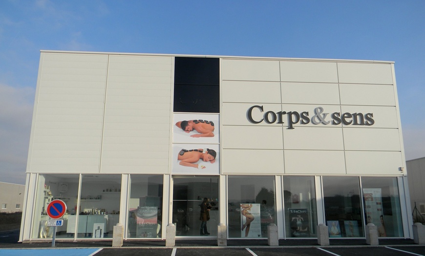 Image 7: Corps et Sens : accès sauna, hammam, gommage et massage au choix