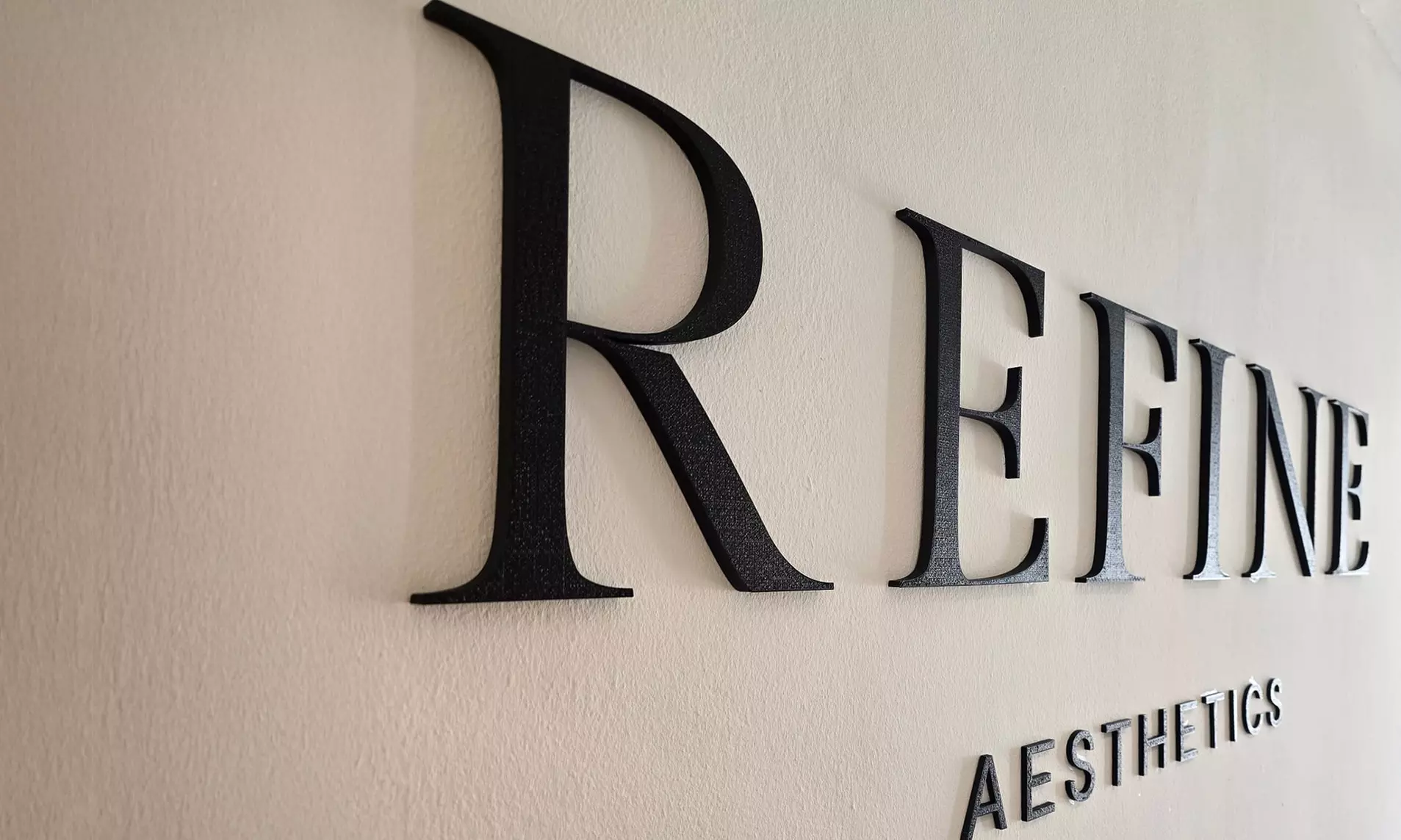 60 Min. Aqua-Facial- / Microneedling-Gesichtsbehandlung für 1 Person