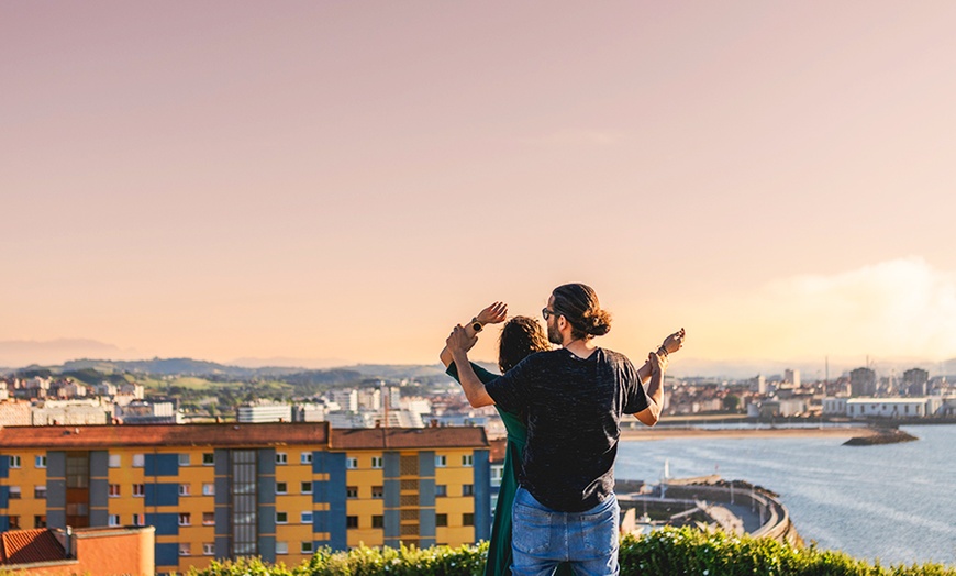 Image 11: Sesión de fotos en pareja en la playa o cualquier lugar de Gijón