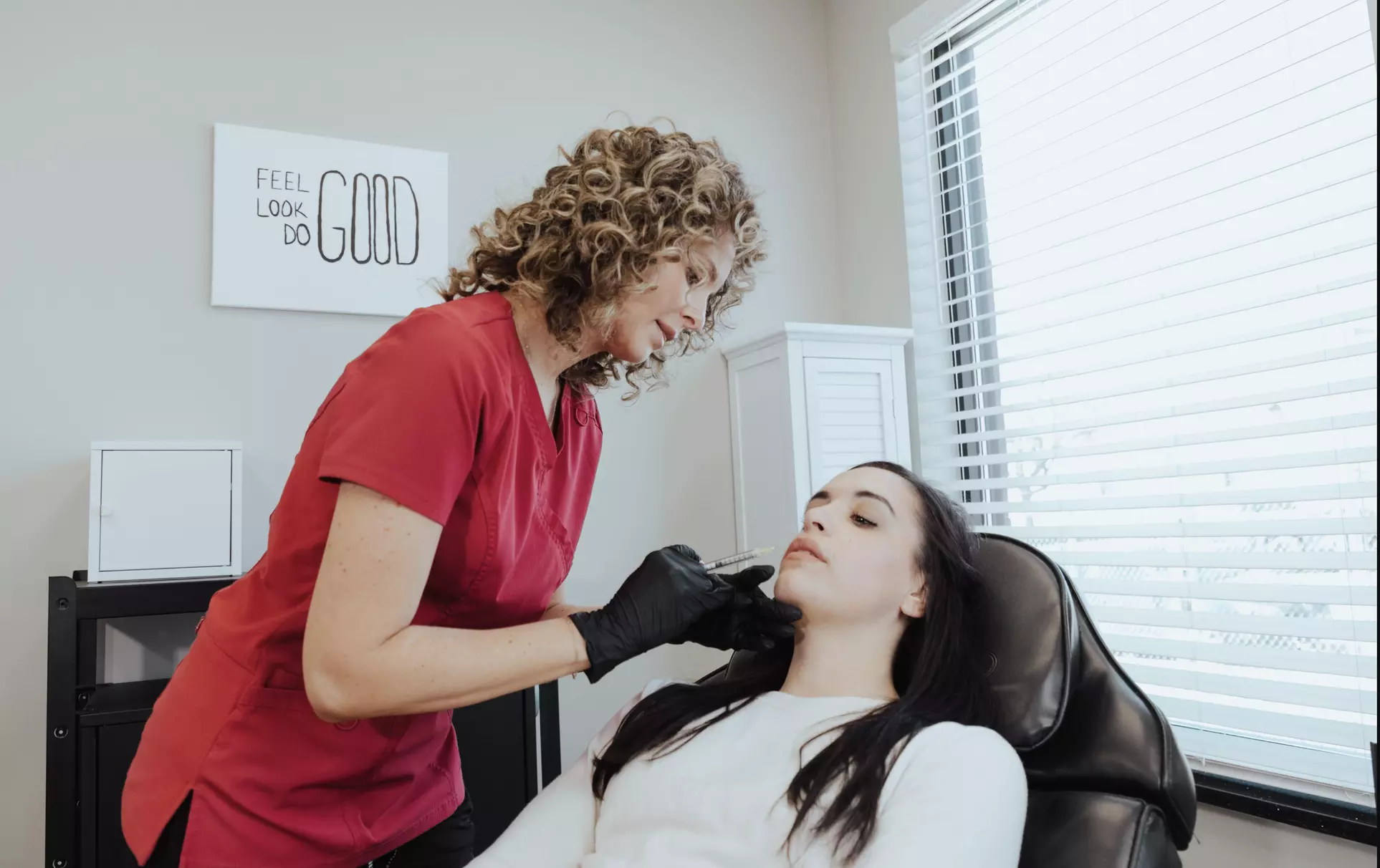 ✨ Say Goodbye to the Double Chin with Kybella® ✨