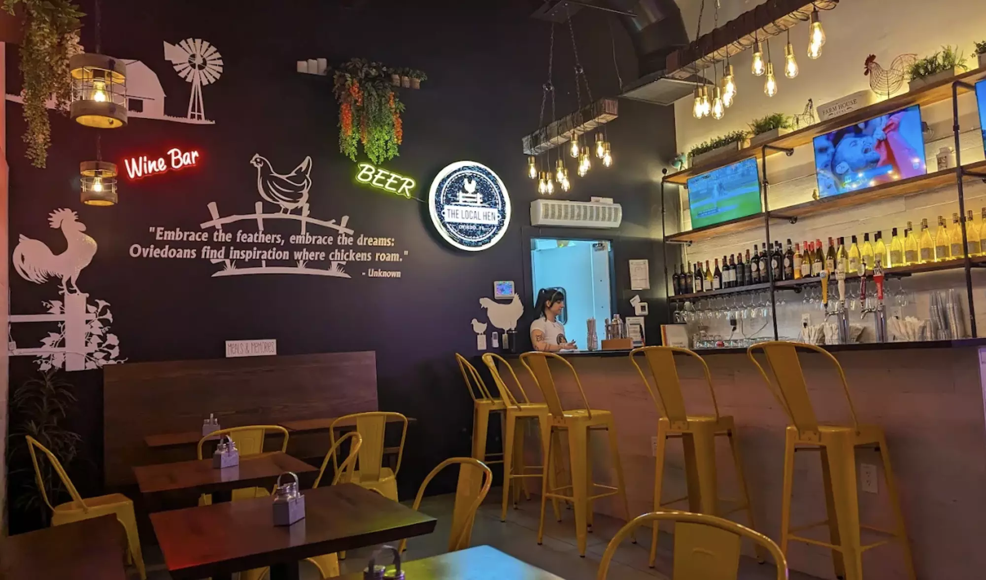 Savor 10 or 20 Wings, 1 or 2 Entree, and Drinks!