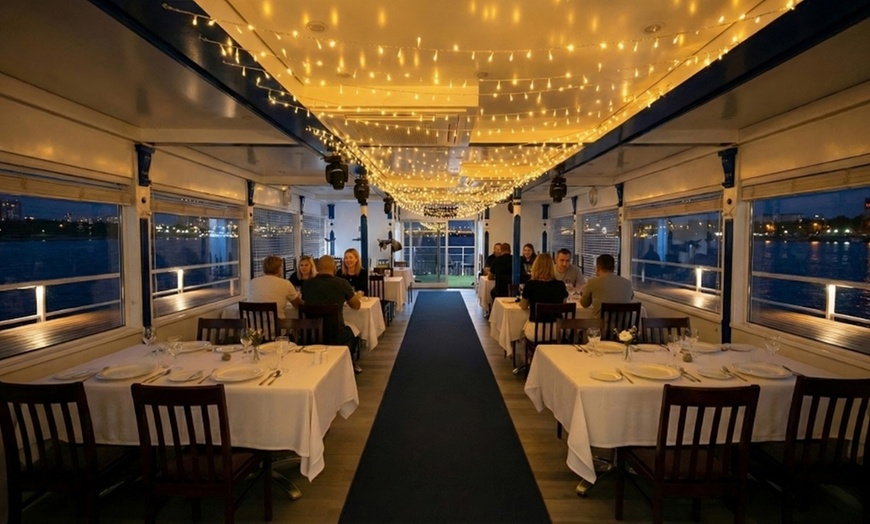 Image 3: New Year’s Gala Dinner Cruise With Burj Khalifa Fireworks Views