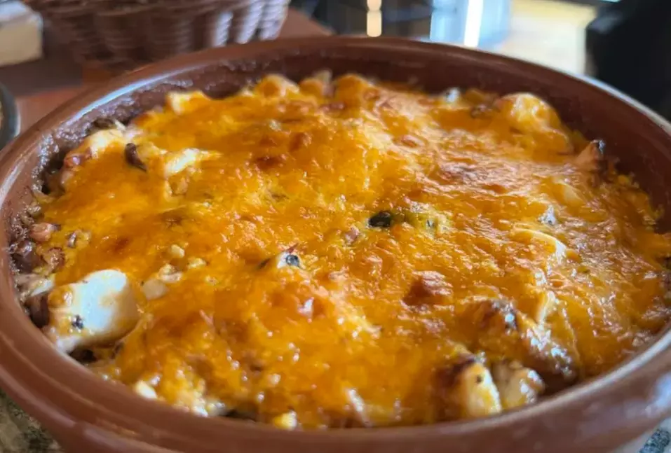 Menú para 2 o 4 con entrantes, principales, postres y bebidas