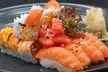 Sushi-Highlight: Sushi Platte mit bis zu 100 Stück inkl. Vorspeise od. Dessert für 1-6 Personen (bis 31% sparen) - Second Medium