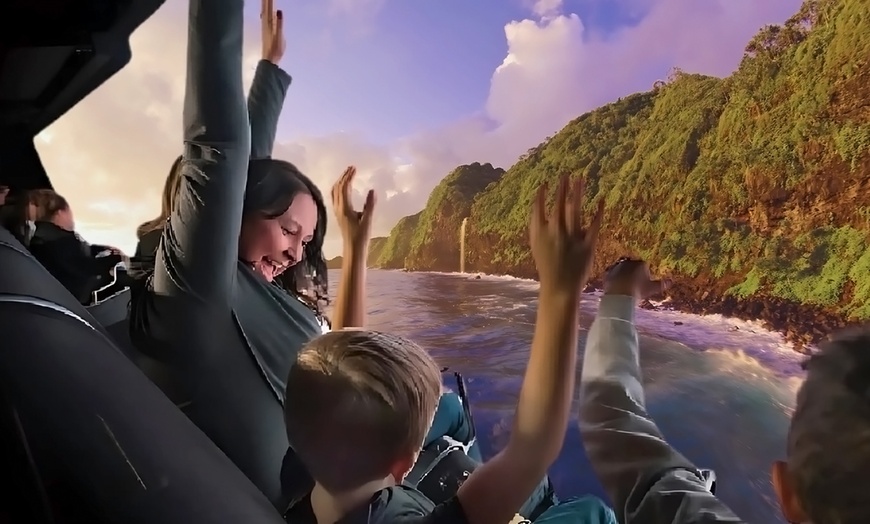 Image 2: Enjoy Hawaiian Scenery and History with Flying Ride Films