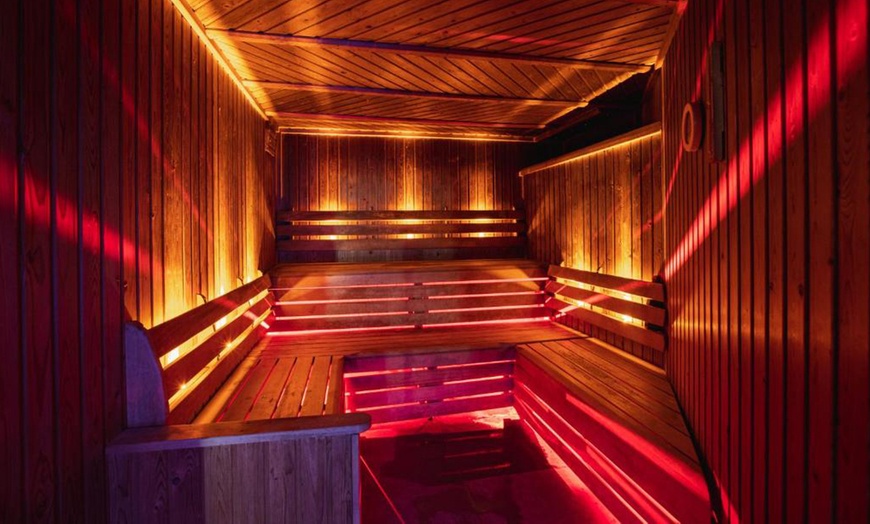 Image 11: Buckinghamshire: King Room with Breakfast, Dinner & Late Check-Out
