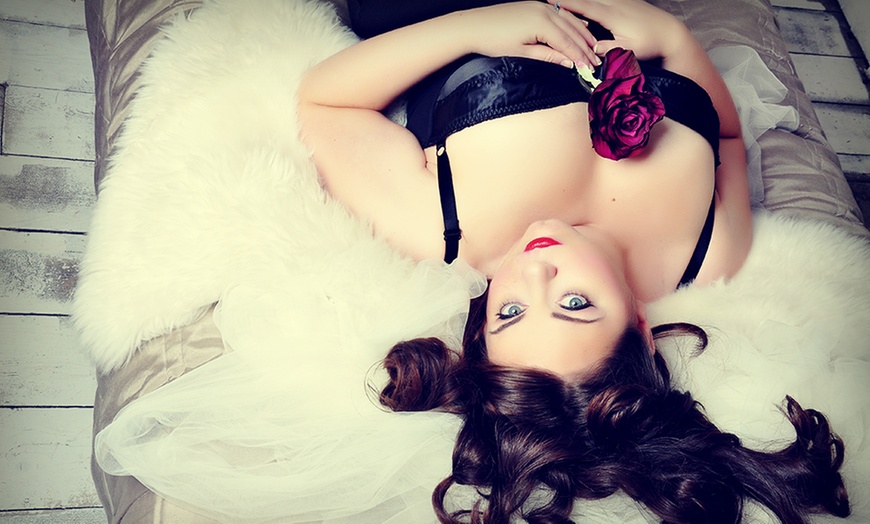 Image 2: Valentine's Boudoir Photoshoot