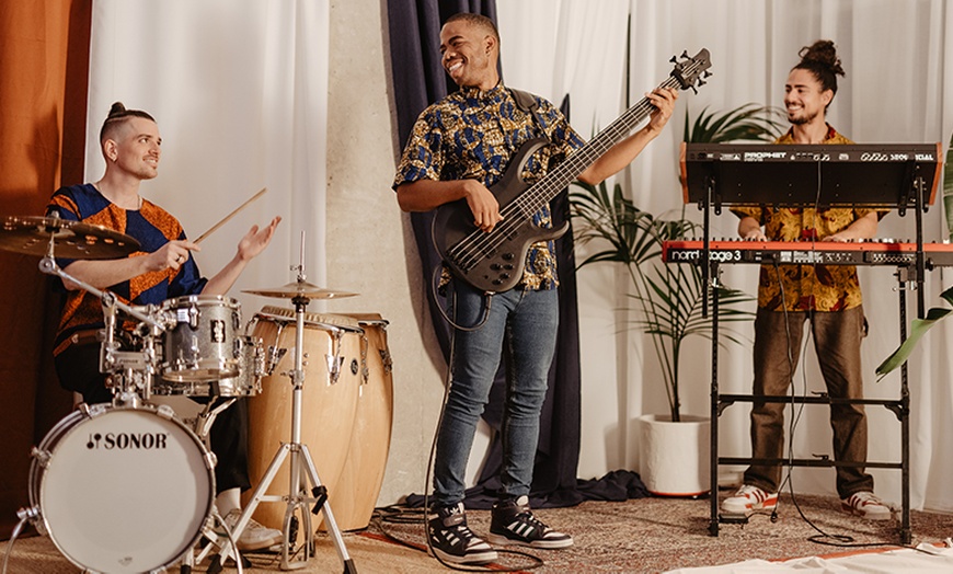 Image 1: ¡Vaya ritmo! Acceso para 1 persona a "Fiesta Caribe" en Poble Espanyol