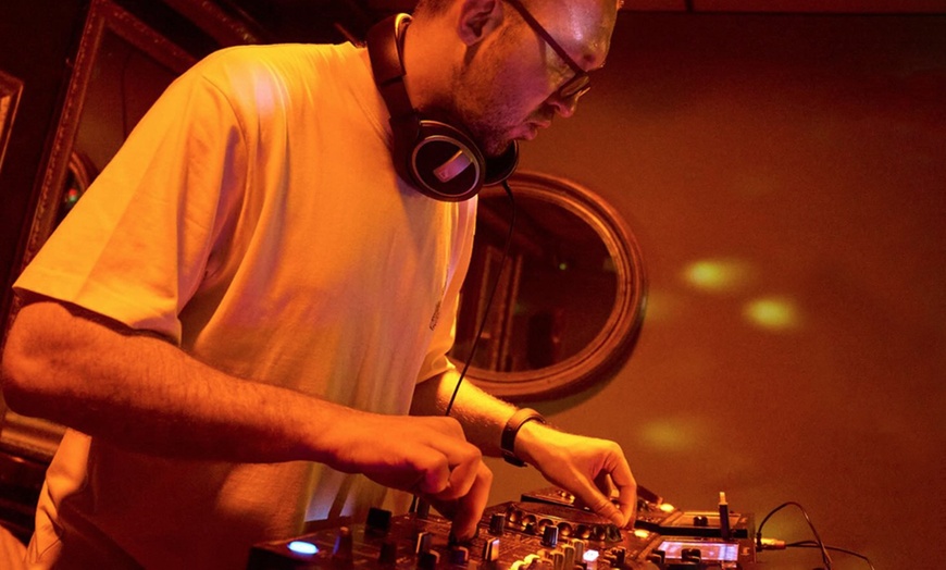 Image 3: Curso inicial individual o en grupo a elegir para ser DJ
