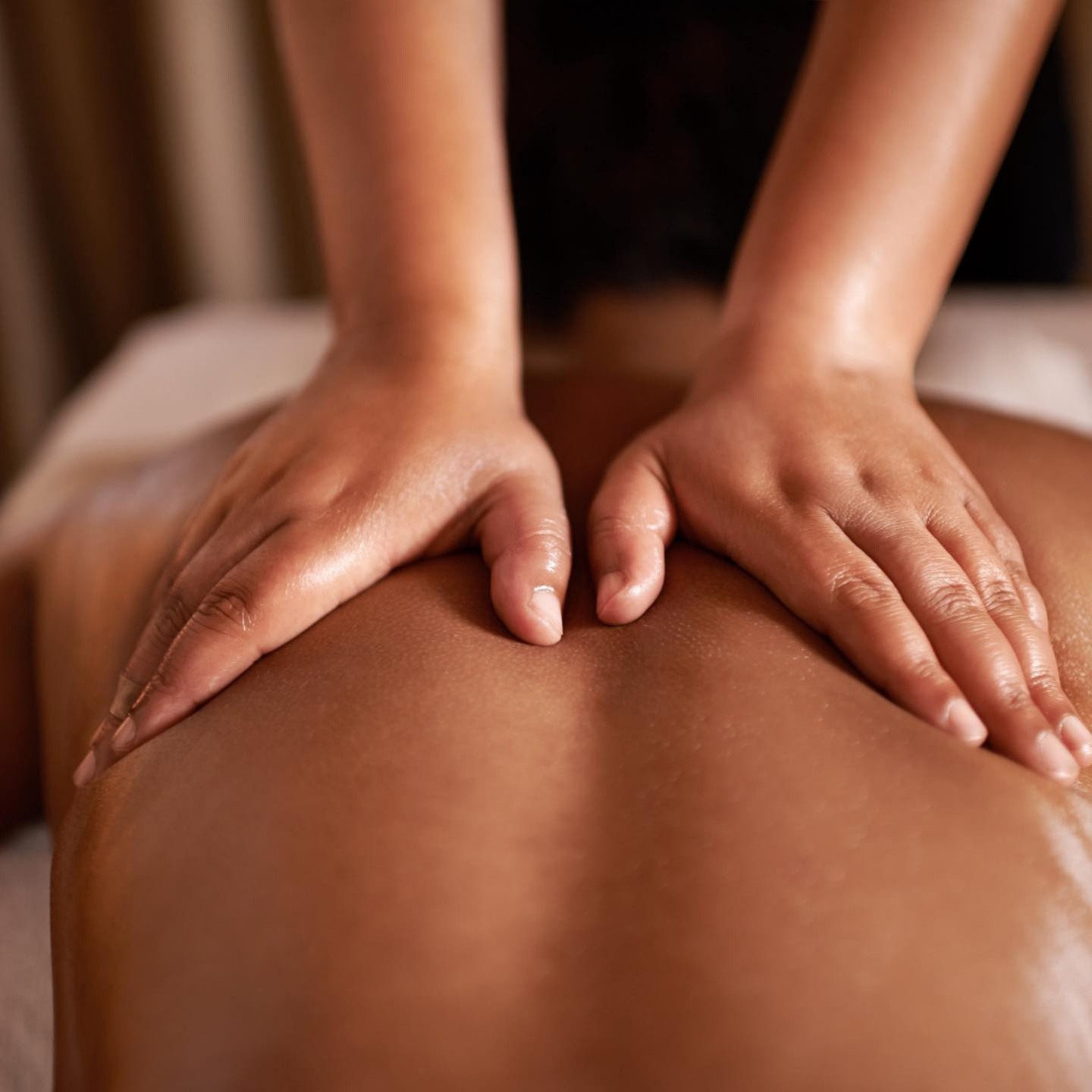 Enjoy 60 Minute Therapeutic / Couples Massage or Spa Package w/ Facial