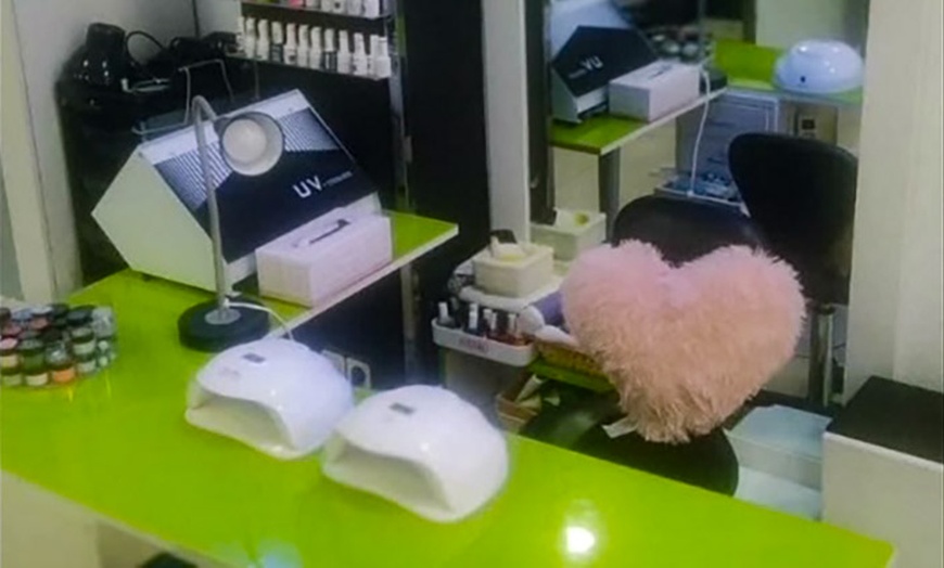 Image 3: Limpieza facial completa con microdermoabrasión, LED y radiofrecuencia 