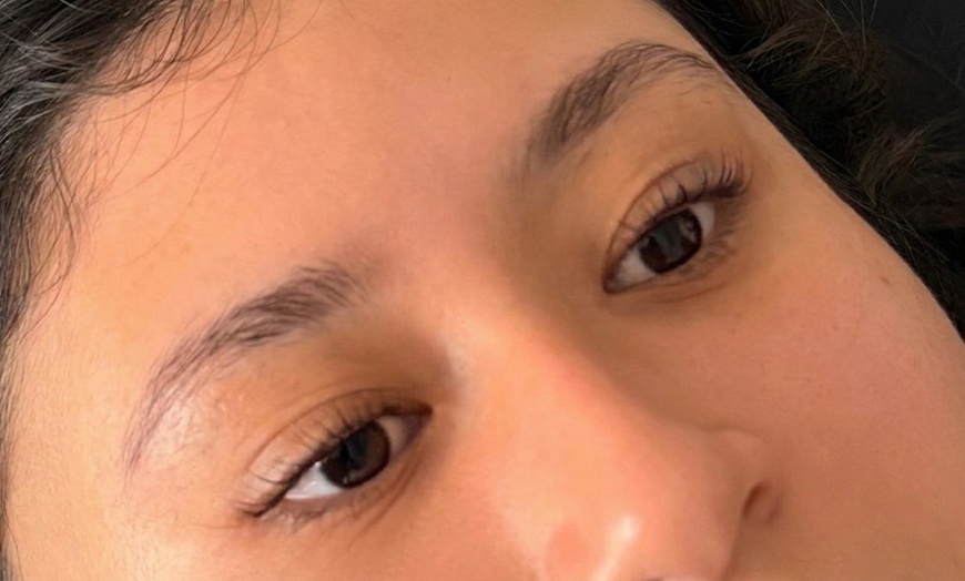 Image 2: Lash Lift & Tint for Defined, Voluminous Lashes