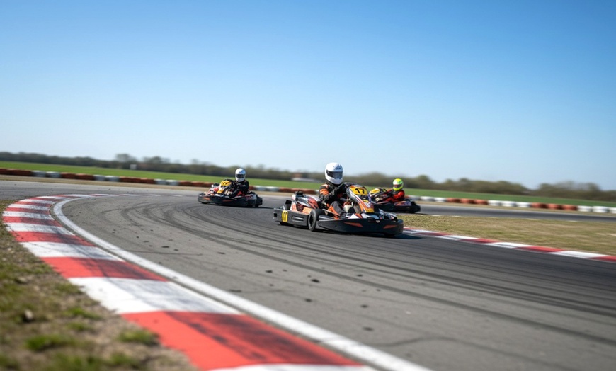 Image 5: 2 sesiones de karting de 10 minutos para 1 o 2 personas 