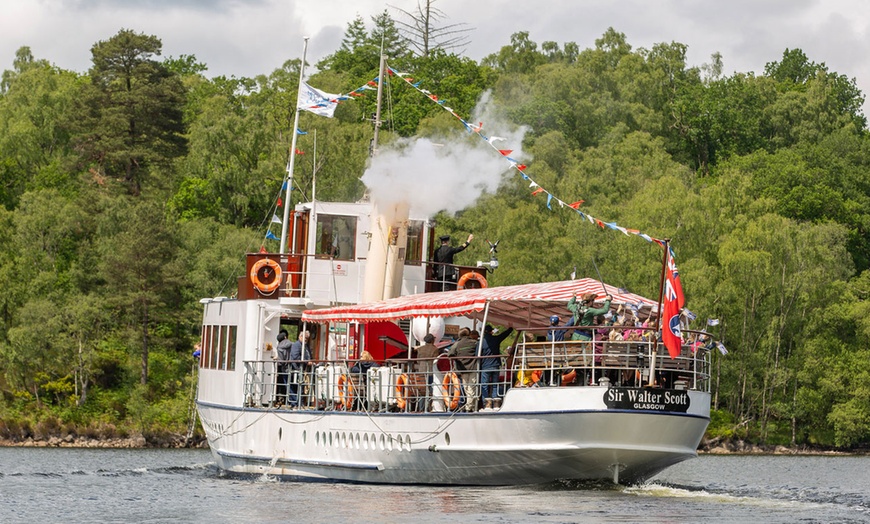 Image 9: 2-Hour Boat Cruise for 1 Child/Adult or Family of 4 w/ Supper Included