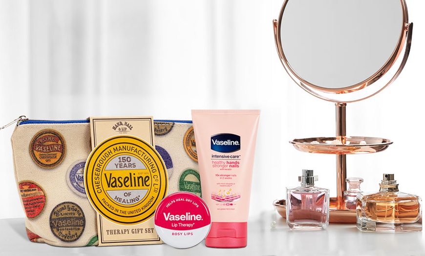 Image 6: Vaseline Beauty Bag Gift Set