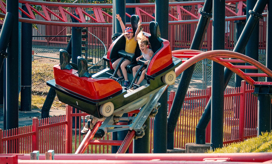 Image 3: LIMITED TIME OFFER: Six Flags St. Louis - Up to 50% Off