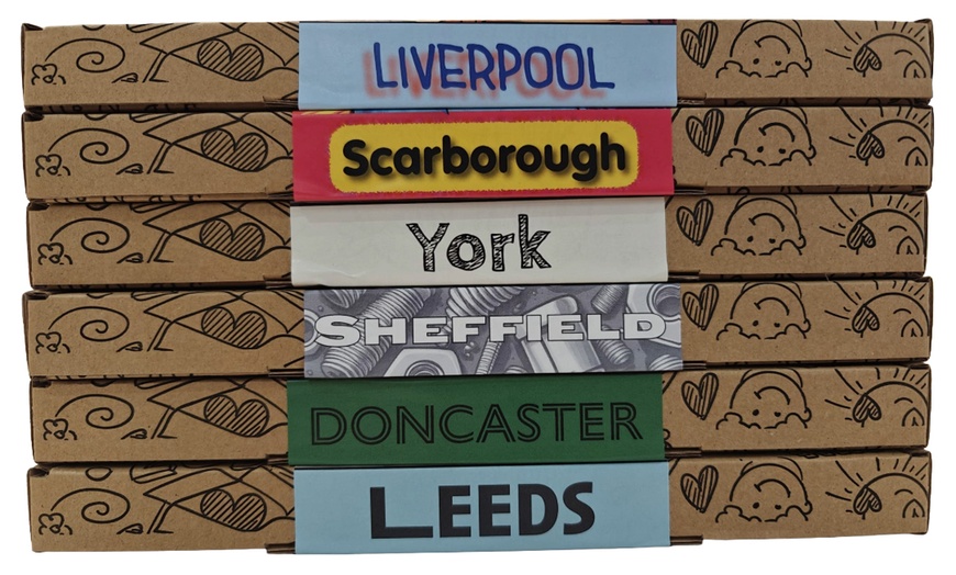 Image 14: Guided City Tour Incl Map, Compass, Magnifying Glass & Stickers 