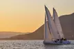 Paseo grupal en barco de vela con cava al atardecer durante 2 h para 2, 4 o 6 personas; ahorra hasta un 26% - Second Medium