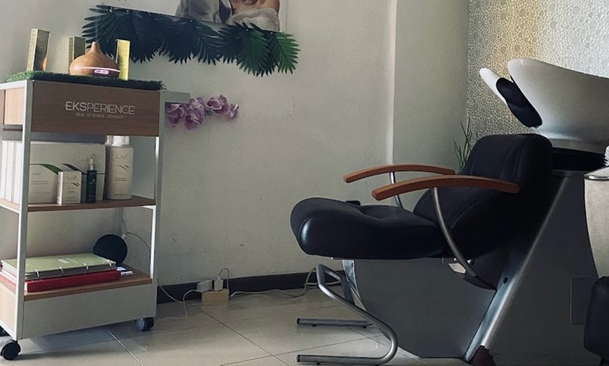 Image 7: Extensión de pestañas pelo a pelo con opción a depilación de cejas
