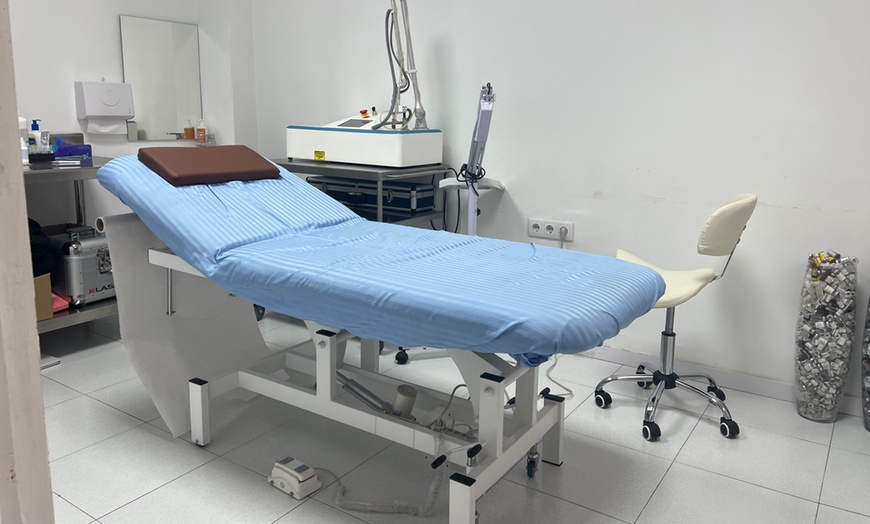 Image 2: 5 o 10 sesiones de mesoterapia médica inyectada en una zona a elegir 