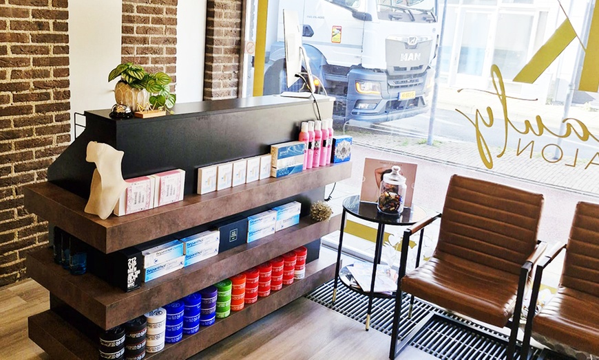 Image 3: Ontspan volledig met oorkaarsbehandelingen, massages en cupping