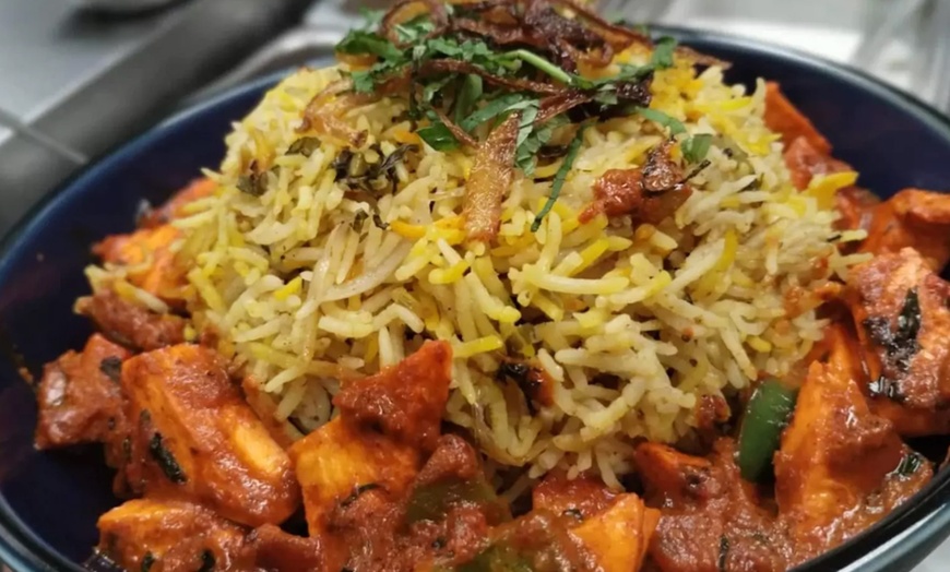 Image 2: Enjoy a Flavorful Dining Experience With Tailored Meal Options