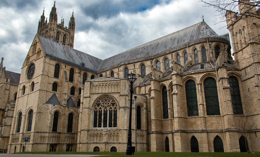 Image 12: Kent: 1 or 2 Nights with Breakfast, Welcome Drink