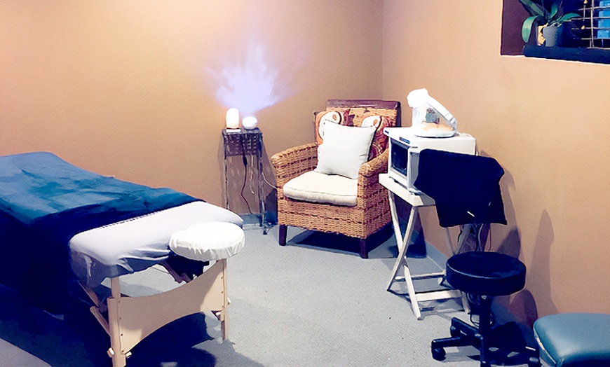 Image 2: Relax with a 60 or 90 Minutes Swedish, Deep Tissue, or Couples Massage