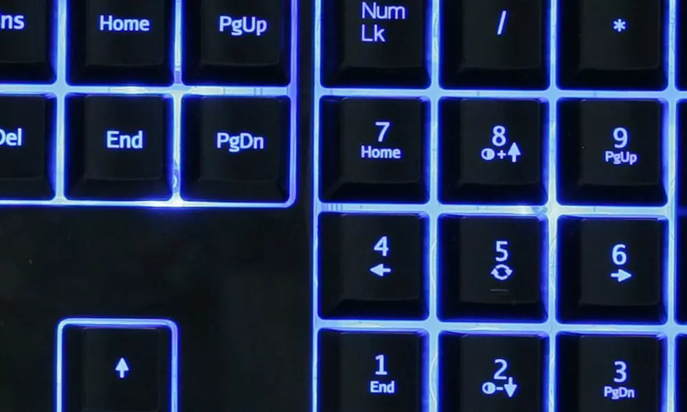 Aula LED Backlit Gaming Keyboard with Three Color Settings - Second Medium