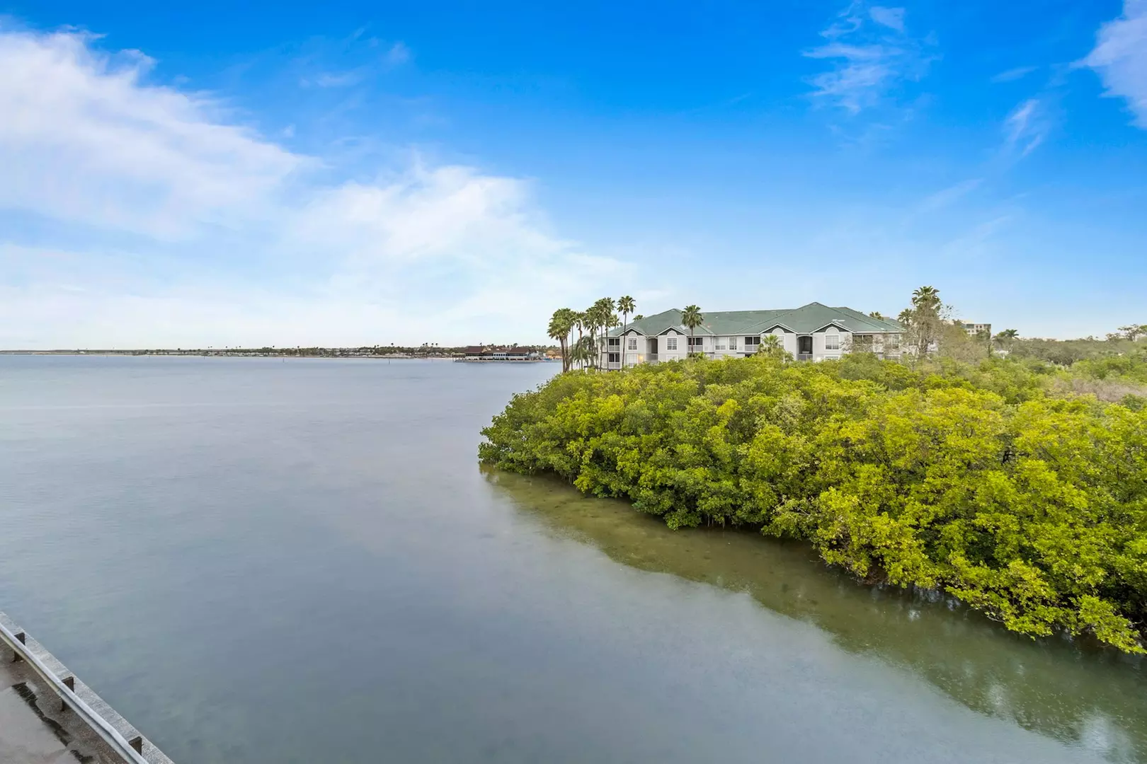 Sailport Waterfront Suites: Your Gateway to Bayside Serenity