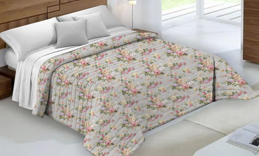 Image 5: Trapuntino estivo in microfibra