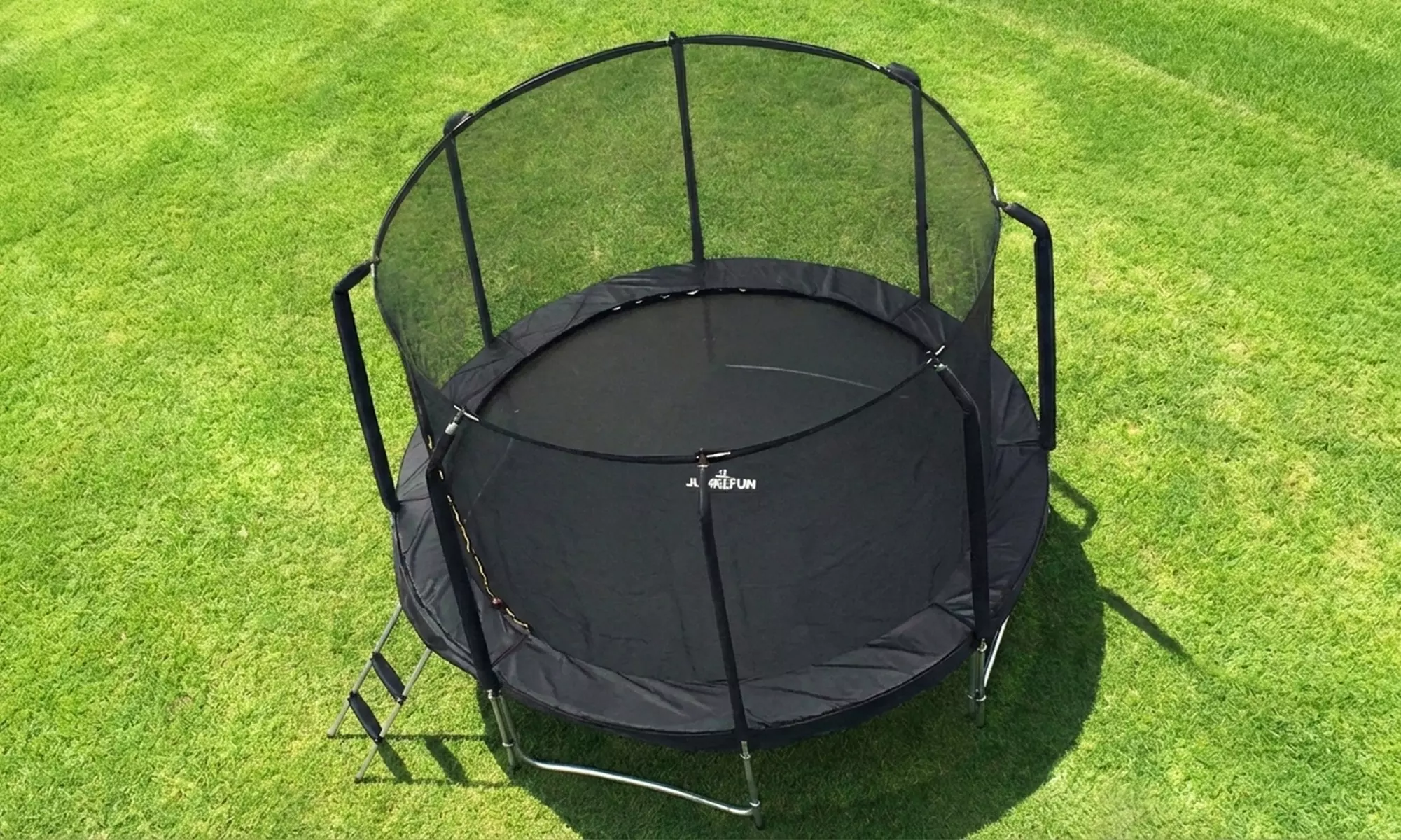 Trampoline met netten van het merk Jump4Fun