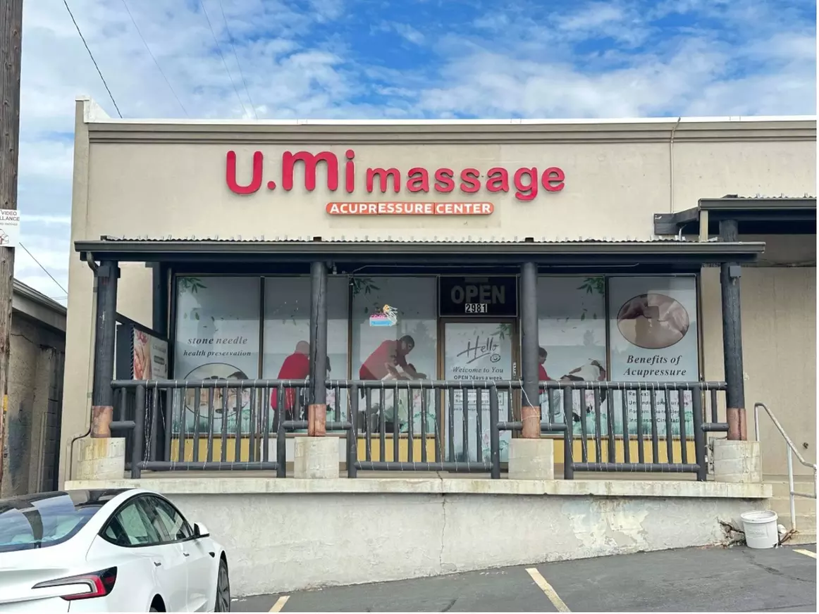 Up to 50% Off on Hot Stone Massage at U.mi massage