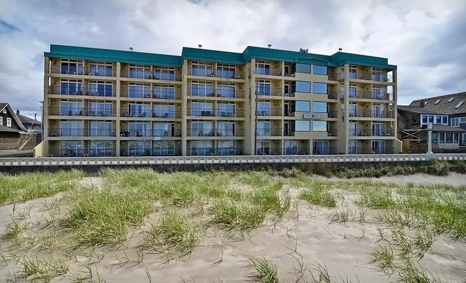One-Night Stay for Two at Best Western Ocean View Resort in Seaside, OR - Primary Image