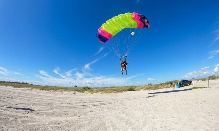 Image 2: Get Bird’s Eye View of Houston with Tandem Skydive for 1 or 2 People 