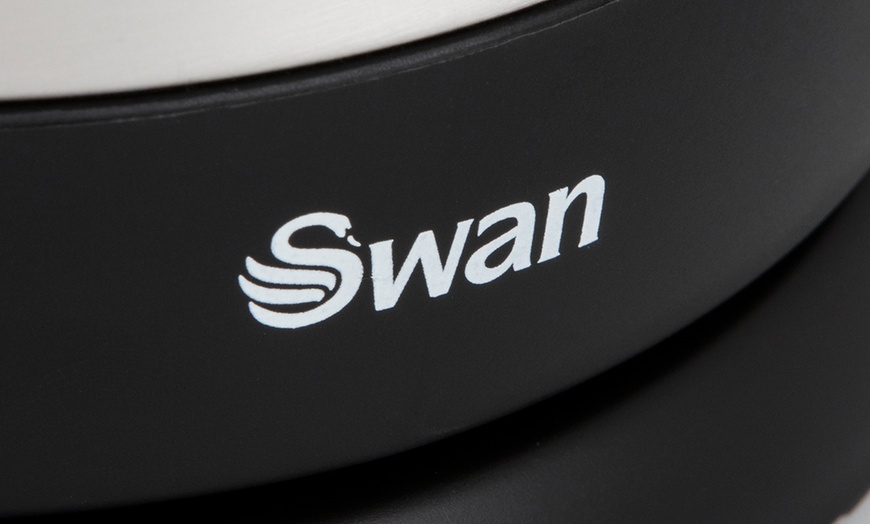 Image 6: Swan 1L Cordless Steel Kettle