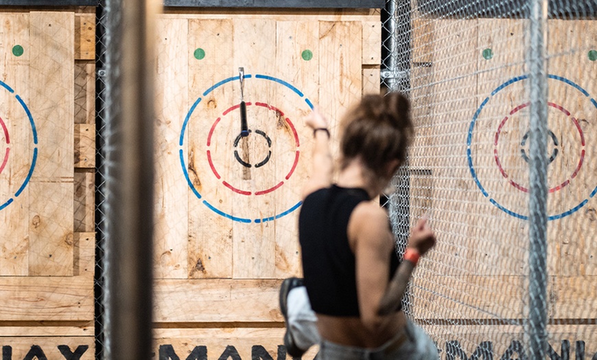 Image 6: Maniax Axe Throwing +  1 Drink - All Locations