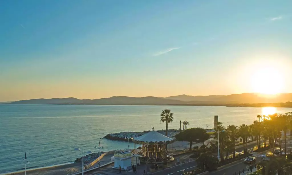 Saint-Raphaël : 1 à 3 nuits avec petit-déjeuner et menu découverte