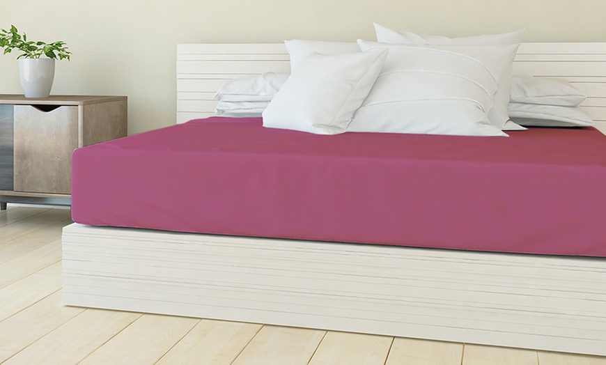 Image 9: Lenzuolo sotto con angoli in microfibra Made in Italy