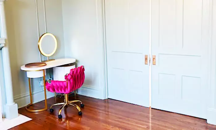 Classic Hybrid or Volume Eyelash Extensions w/w/o Two Week Fills