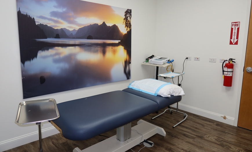 Image 5: Fat Reduction Treatments: Choose From 1, 2 or 8 CoolSculpting Sessions