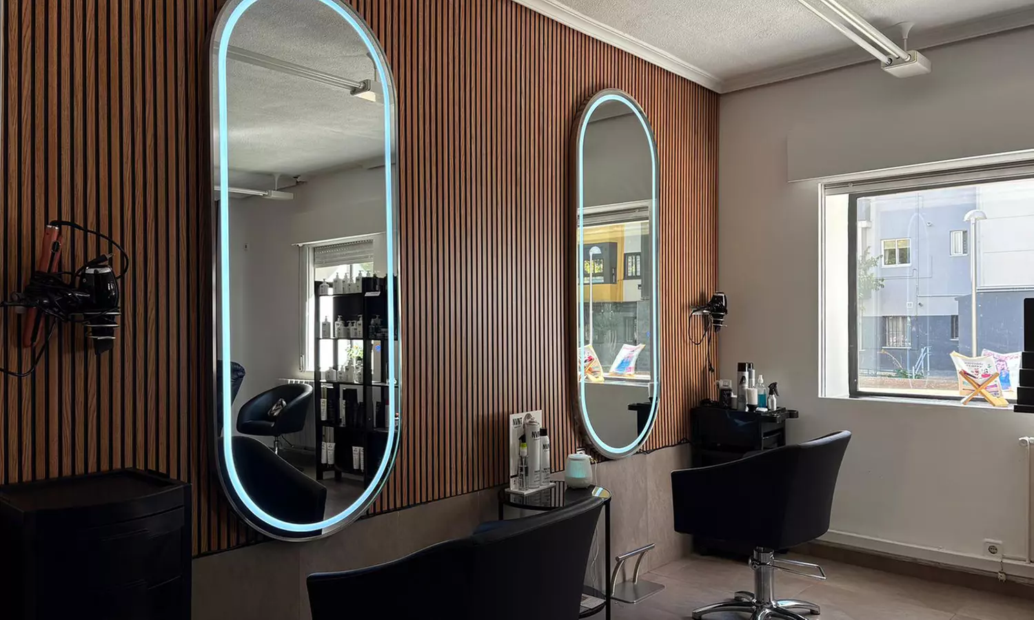 Manicura y/o pedicura con esmaltado clásico o semipermanente