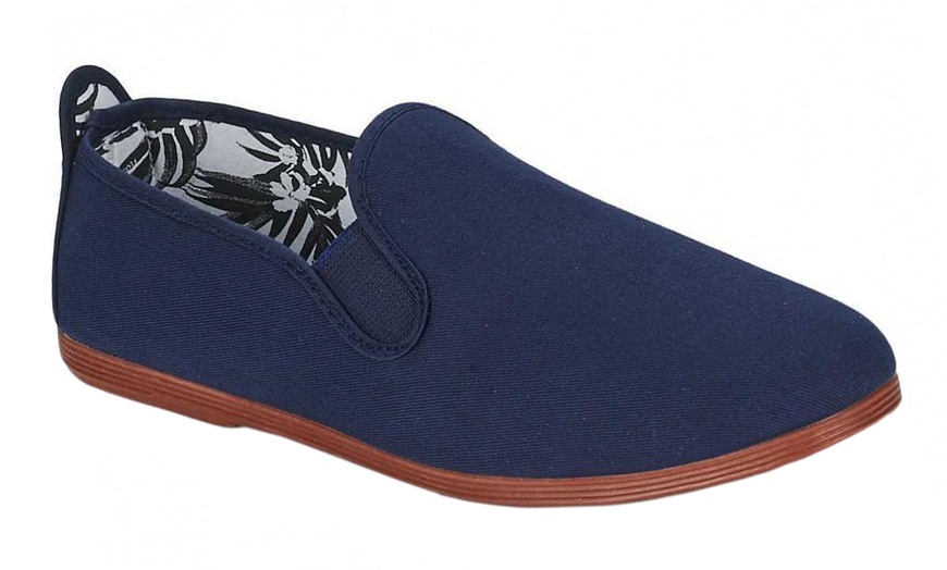 Image 5: Flossy Canvas Plimsolls